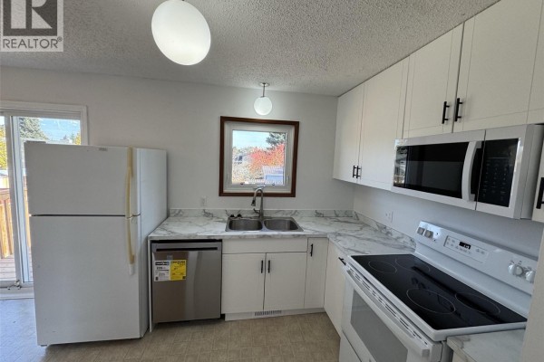 Bedroom - 522 Silverwood Road, Saskatoon, SK S7K6R4 Photo 5