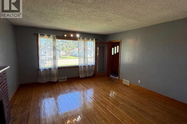 Dining room - 5221 51 Avenue, Vermilion, AB T9X1V1 Photo 4