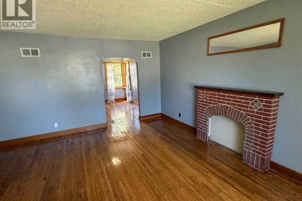 Foyer - 5221 51 Avenue, Vermilion, AB T9X1V1 Photo 5