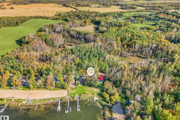 Dining room - 52220 Hwy 770, Rural Parkland County, AB T0E0H0 Photo 2