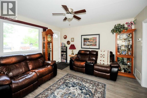 Bedroom - 5223 46 Street, Camrose, AB T4V1H4 Photo 5
