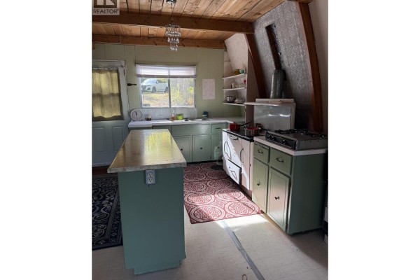 Loft - 52260 Lloyd Drive, Cluculz Lake, BC V0J3A3 Photo 4