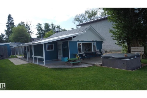 5227 51 Av, Rural Lac Ste  Anne County, AB, photo 2