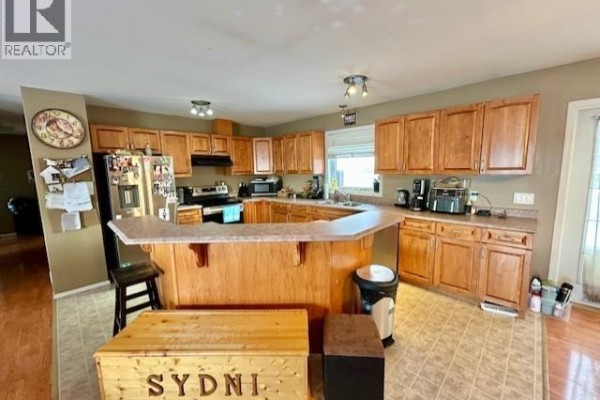 Dining room - 5227 Hallmark Crescent, Fort Nelson, BC V0C1R0 Photo 3