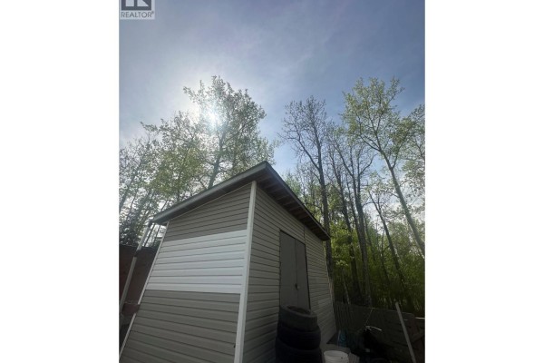 4pc Bathroom - 5229 44 Street Se, Chetwynd, BC V0C1J0 Photo 2