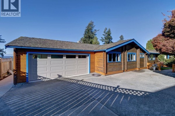 5229 Yacht Road, Sechelt, BC V7Z0C1 Photo 3