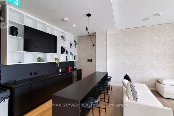 Kitchen - 523 - 86 Dundas Street E, Mississauga, ON L5A0B1 Photo 3
