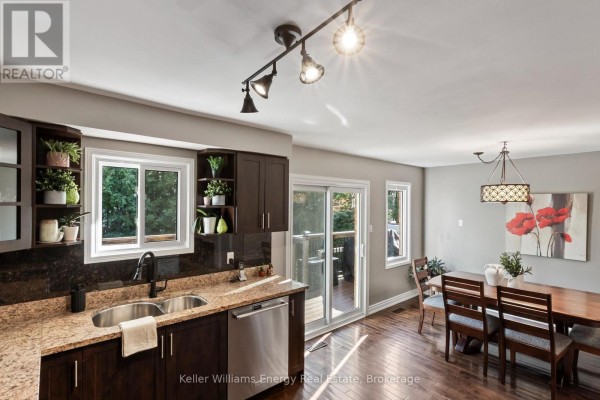 Kitchen - 523 Palmtree Crescent, Oshawa, ON L1K2H2 Photo 5