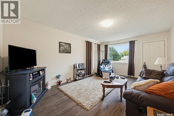 Living room - 523 St Anthony Street, Bruno, SK S0K0S0 Photo 3