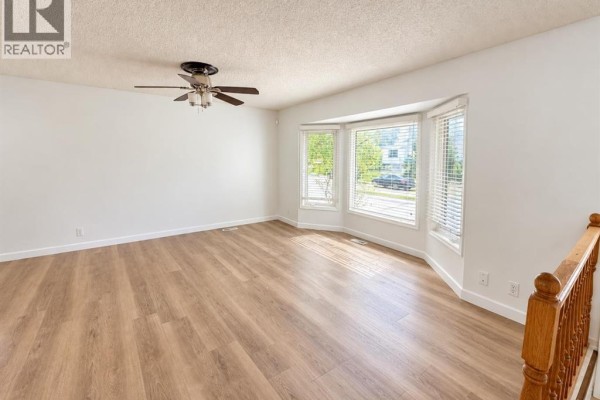 Kitchen - 5230 Whitestone Road Ne, Calgary, AB T1Y1T6 Photo 3
