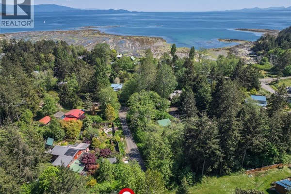 5235 Mcleod Rd, Hornby Island, BC V0R1Z0 Photo 2