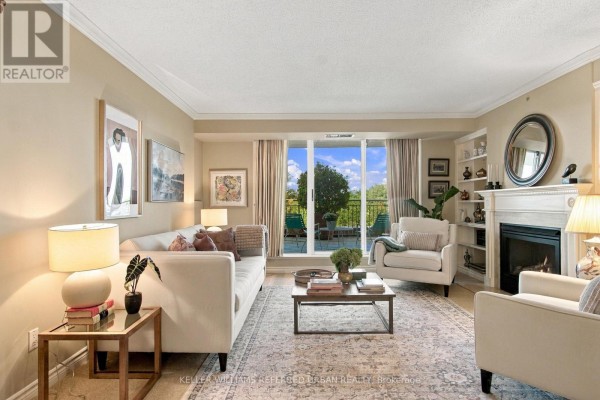 Living room - 524 - 18 Concorde Place, Toronto, ON M3C3T9 Photo 5