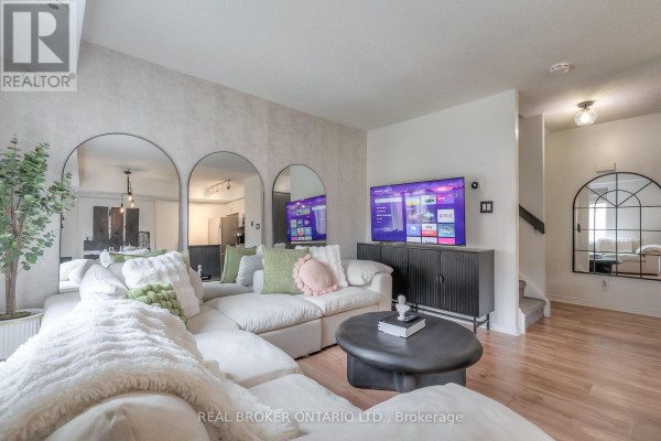 Primary Bedroom - 524 - 46 East Liberty Street, Toronto, ON M6K3P2 Photo 4
