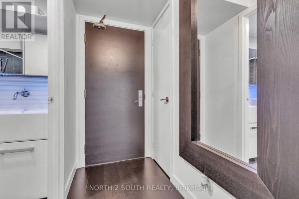 524 - 55 Stewart Street, Toronto, ON M5V2V1 Photo 4