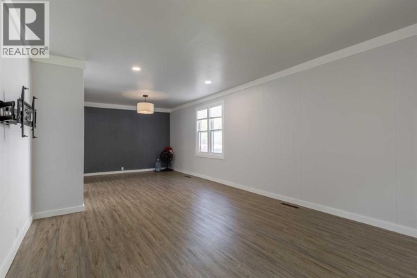 Bedroom - 524 12a Street N, Lethbridge, AB T1H2J7 Photo 5