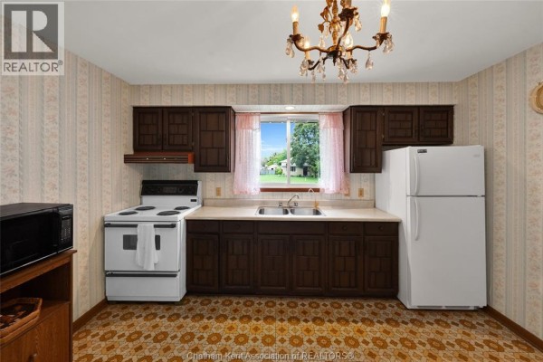 3pc Bathroom - 524 Dora Drive, Wallaceburg, ON N8A2K3 Photo 5