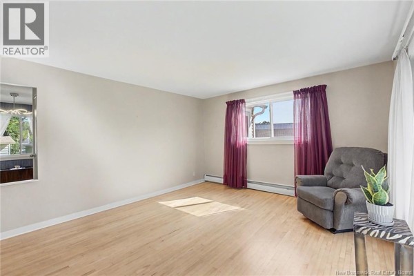Enclosed porch - 524 Scoullar Street, Oromocto, NB E2V1H1 Photo 5