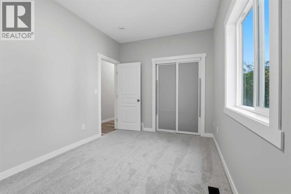 Foyer - 5240 & 5242 51 Street, Lacombe, AB T4L1H7 Photo 4