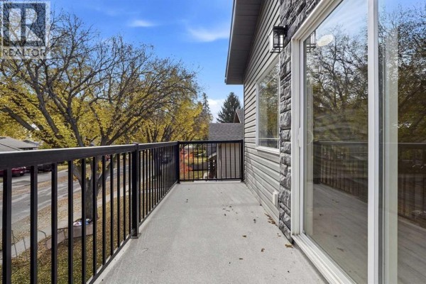Foyer - 5240 51 Street, Lacombe, AB T4L1H7 Photo 4