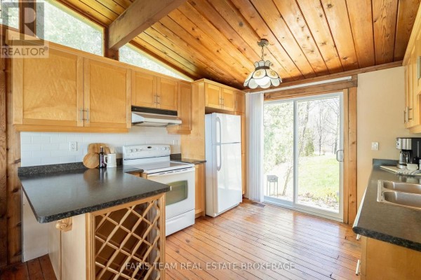 Great room - 5240 Prospect Avenue, Ramara, ON L3V0Z1 Photo 5