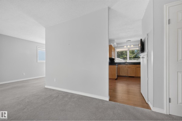 Family room - 5244 52 St, Leduc, AB T9E5P6 Photo 4