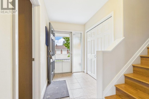 Den - 525 6th Street W, Owen Sound, ON N4K3L2 Photo 5