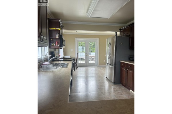 Kitchen - 525 Beach Road, Skidegate/sandspit, BC V0T1T0 Photo 3