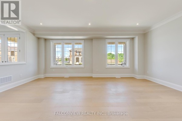 Family room - 525 Remembrance Road, Brampton, ON L7A5E4 Photo 5