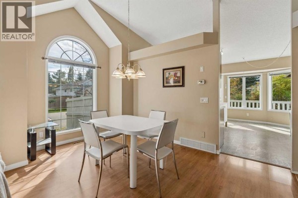 Kitchen - 525 Shawinigan Drive Sw, Calgary, AB T2Y3A3 Photo 2