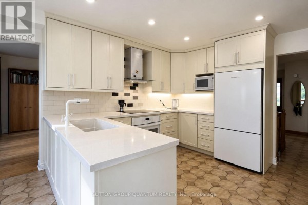 Family room - 5254 Charnwood Crescent, Mississauga, ON L5M2J9 Photo 4