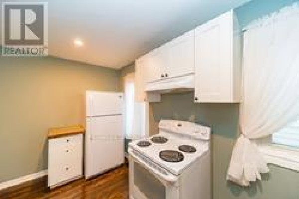 Bedroom 2 - 5254 Stanley Avenue, Niagara Falls, ON L2E5A5 Photo 5