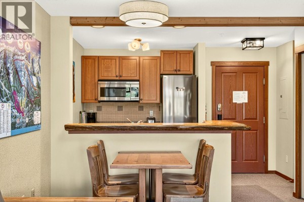 Kitchen - 5258 Highline Drive Unit# 304, Fernie, BC V0B1M6 Photo 3