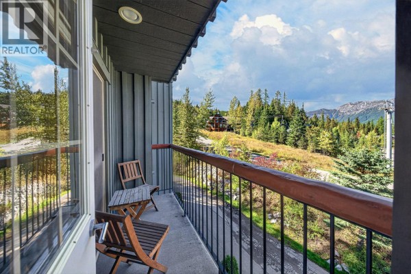 Living room - 5258 Highline Drive Unit# 304, Fernie, BC V0B1M6 Photo 5