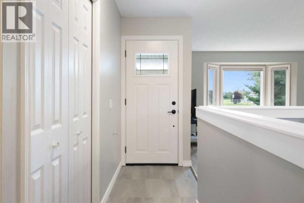 Dining room - 5259 Rundleview Road Ne, Calgary, AB T1Y1J6 Photo 5