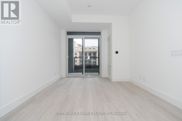 Kitchen - 526 - 6 Greenbriar Road, Toronto, ON M2K0H6 Photo 3