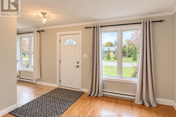 Bedroom 2 - 526 Highland Crescent, Brock, ON L0K1A0 Photo 5