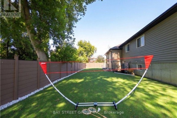 526 Lake Dr S Drive, Georgina, ON L4P1S2 Photo 5