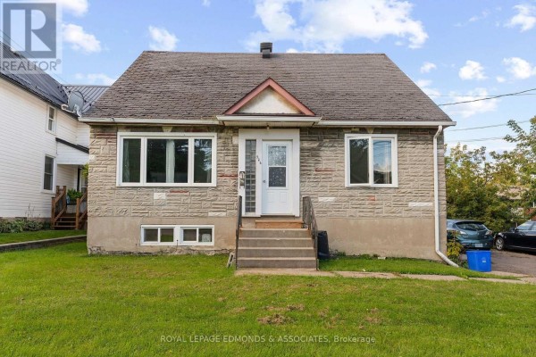 526 Mackay Street, Pembroke, ON K8A1E6 Photo 2