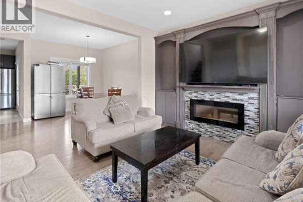 Family room - 526 Maple Crescent, Warman, SK S0K4S2 Photo 5