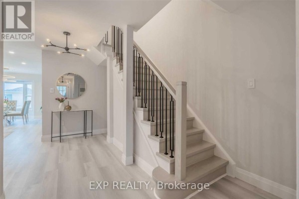 526 Tara Hill Circle, Aurora, ON, photo 2