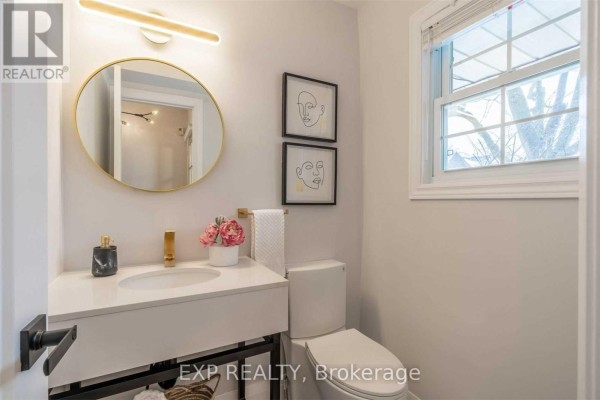 526 Tara Hill Circle, Aurora, ON, photo 3