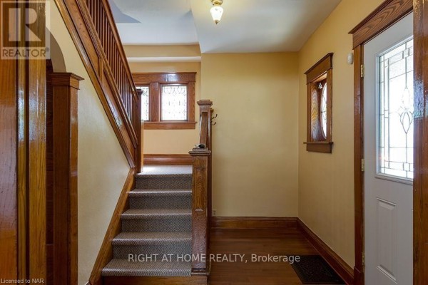 Bedroom - 5266 Heywood Avenue, Niagara Falls, ON L2E4V6 Photo 2