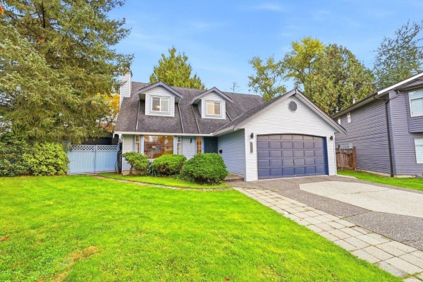 5268 197 Street, Langley, BC V3A7X8 Photo 2