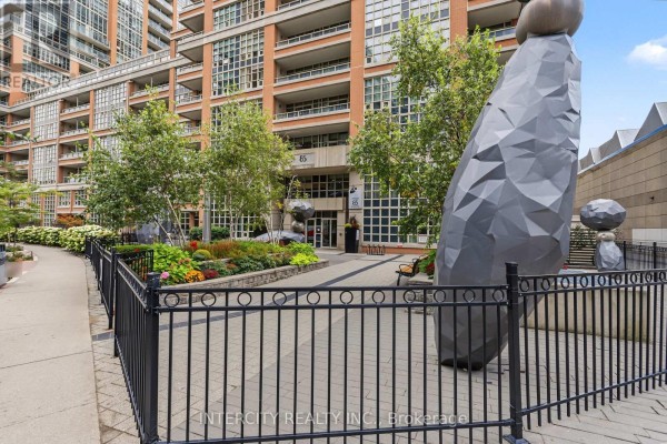 527 - 85 East Liberty Street, Toronto, ON M6K3R4 Photo 2