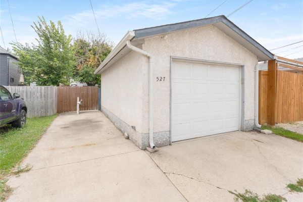 Kitchen - 527 Cathedral Avenue, Winnipeg, MB R2W0Y4 Photo 4