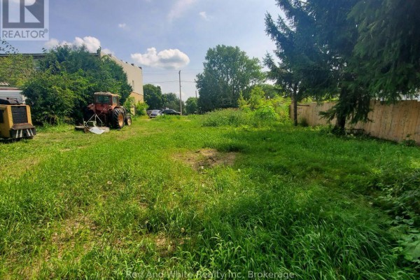 527 Florence Road, Dawn Euphemia, ON N0P1R0 Photo 2