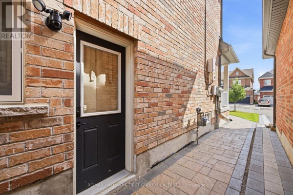 527 Halo Street, Oshawa, ON, photo 2