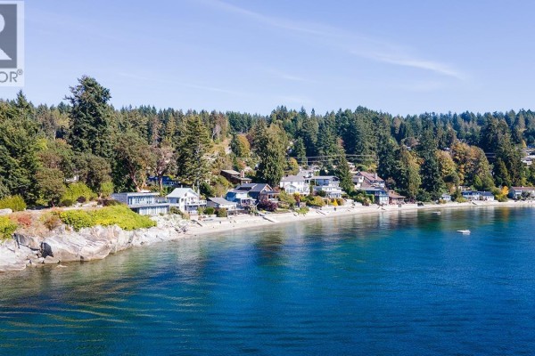 5273 Little Lane, Sechelt, BC V7Z0G7 Photo 3