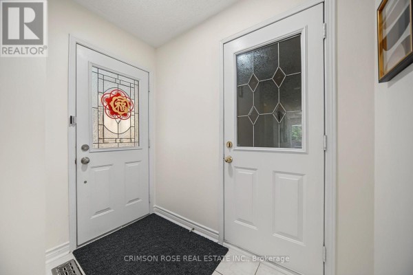 Kitchen - 5274 Marblewood Drive, Mississauga, ON L5V2P2 Photo 3