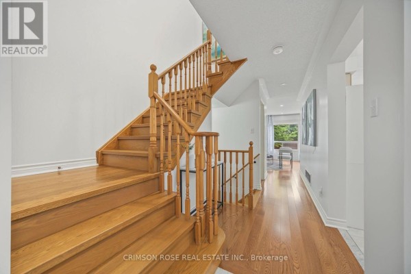 Bedroom 2 - 5274 Marblewood Drive, Mississauga, ON L5V2P2 Photo 5